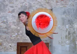“iNperfetta” di e con Paola Berton